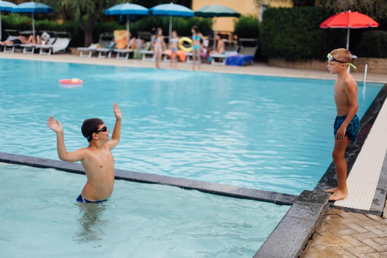 Villaggio Turistico Camping Il Fontino Scarlino Exterior foto
